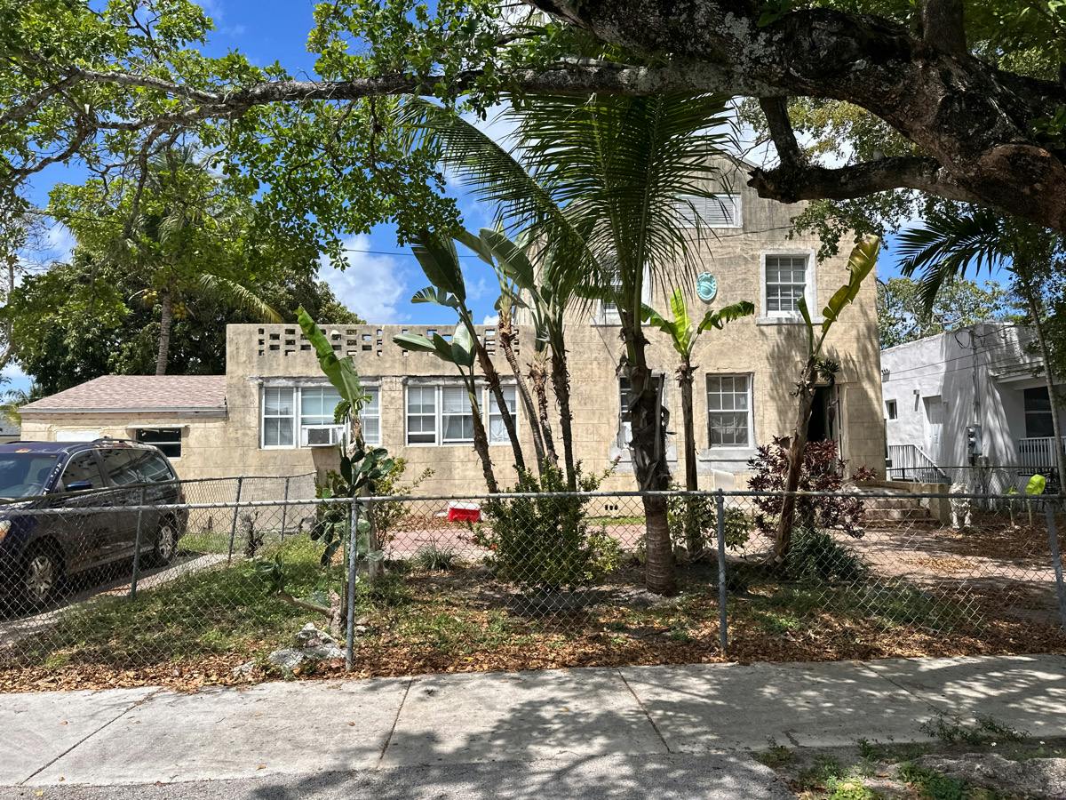 127th St, North Miami, FL 33161