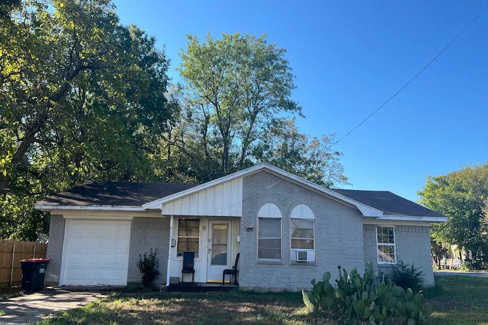 2010 E. Cherry Street Paris, TX 75460, Lamar County