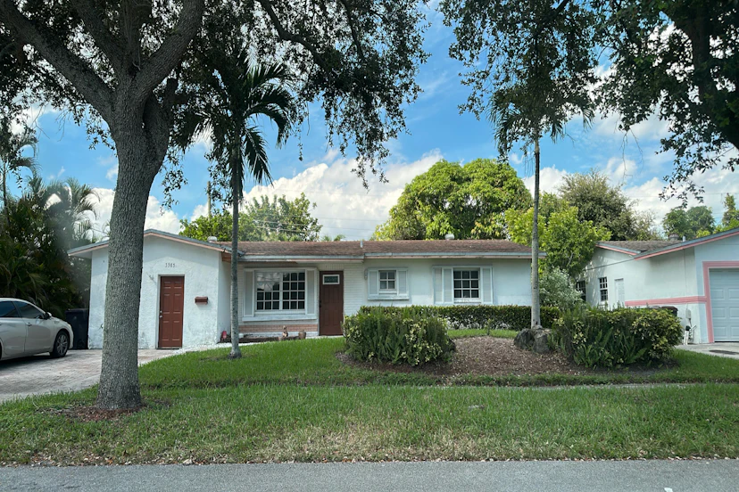 3385 Nw 23rd St
