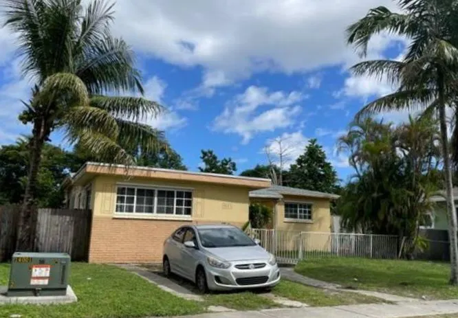 146th St, North Miami, FL 33161 #1