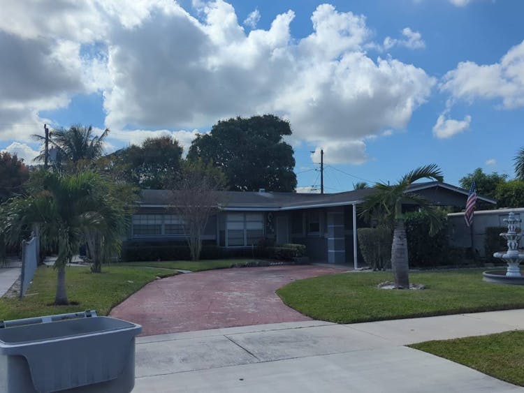 220 NW 20th St Pompano Beach, FL 33060, Broward County