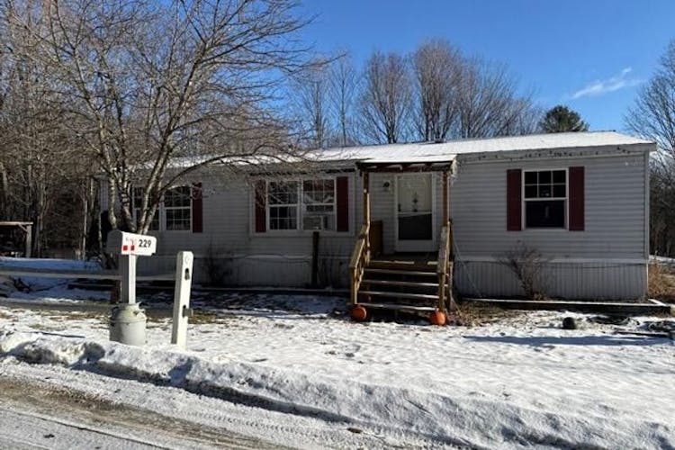 229 Longmore Dr E Ryegate, VT 05042, Caledonia County