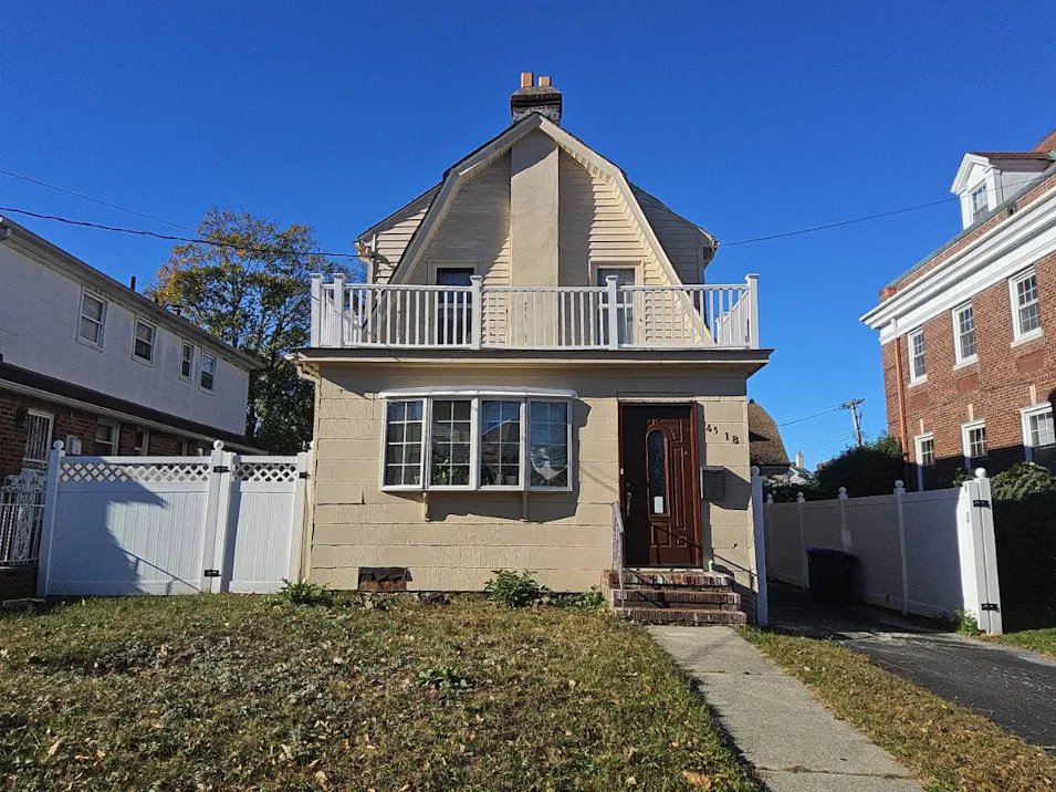 45 -18 245th St Douglaston, NY 11362, Queens County