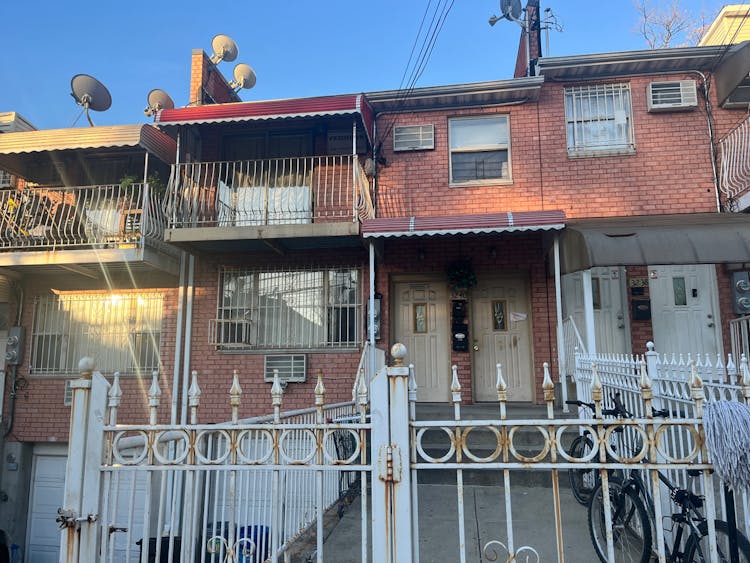 32-40 105th Street East Elmhurst, NY 11369, Queens County