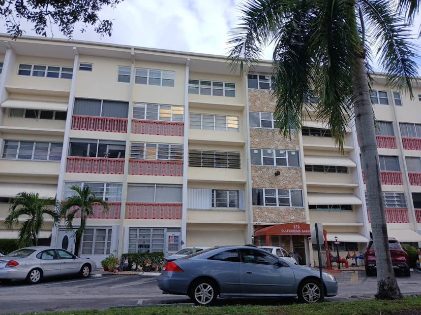 215 Se 3rd Avenue