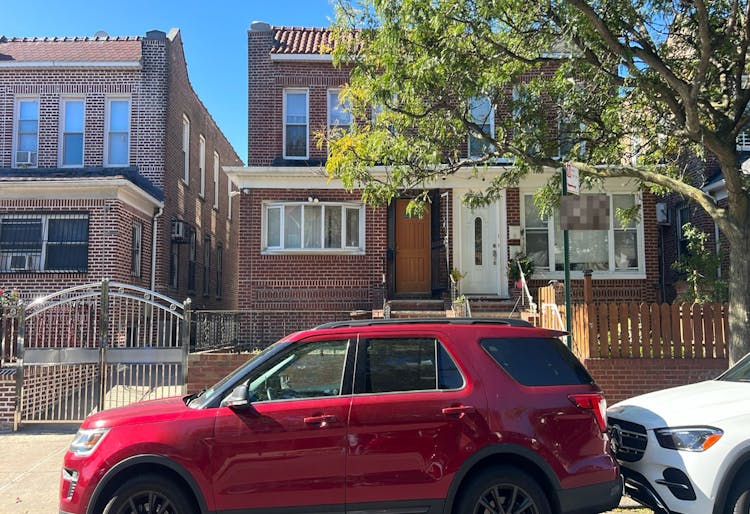 32-44 84th St Jackson Heights, NY 11370, Queens County