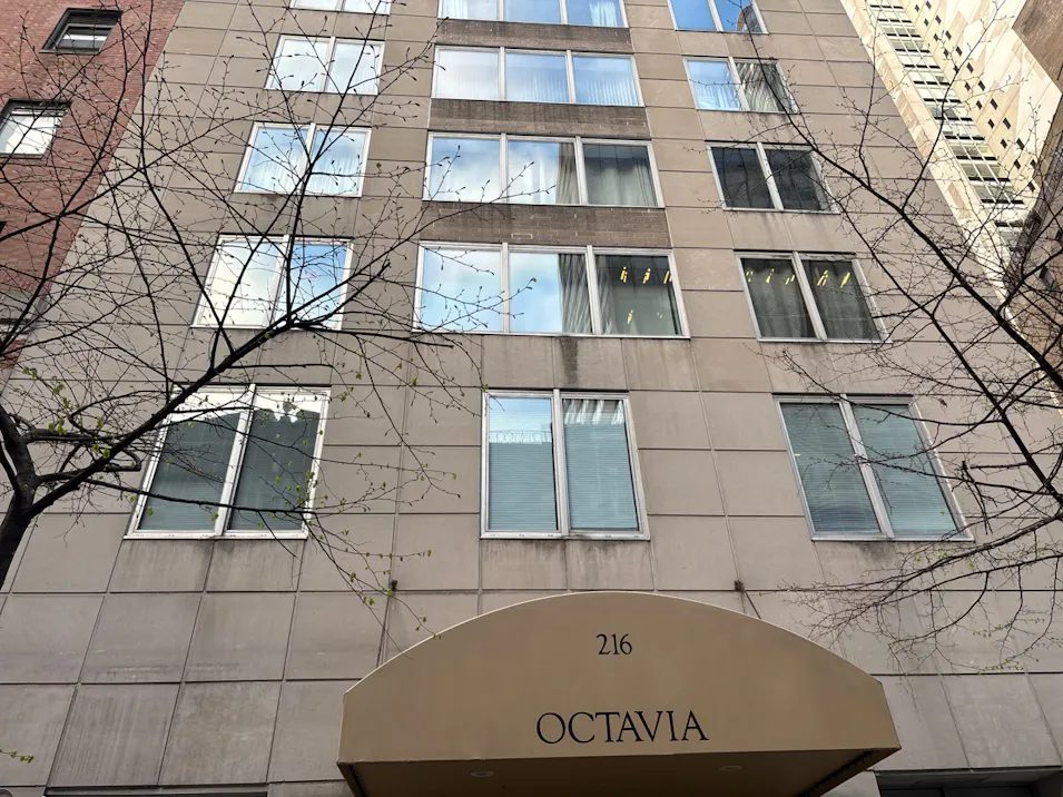 216-218 E 47th St New York, NY 10017, New York County