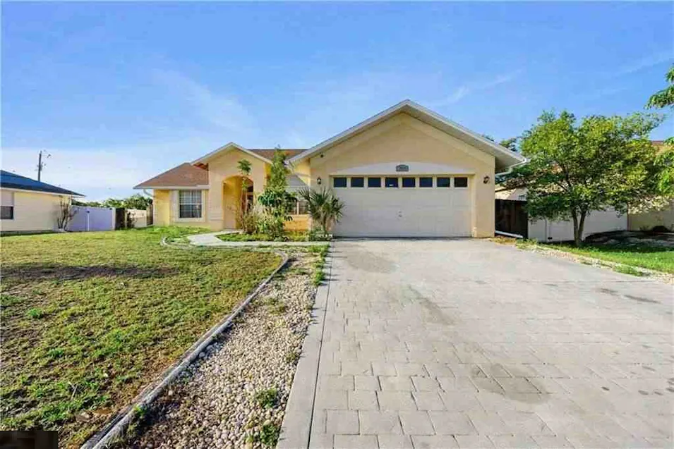 706 SW 11th Terrace Cape Coral, FL 33991, Lee County