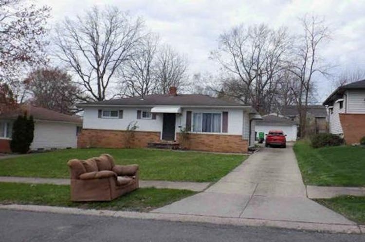 8215 Green Dr Garfield Heights, OH 44125, Cuyahoga County