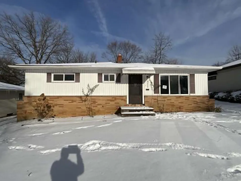 8215 Green Dr Garfield Heights, OH 44125, Cuyahoga County