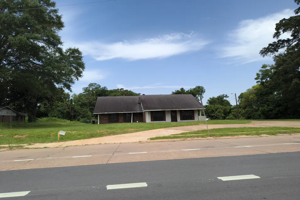 2010 Ringgold Ave Coushatta, LA 71019, Red River County