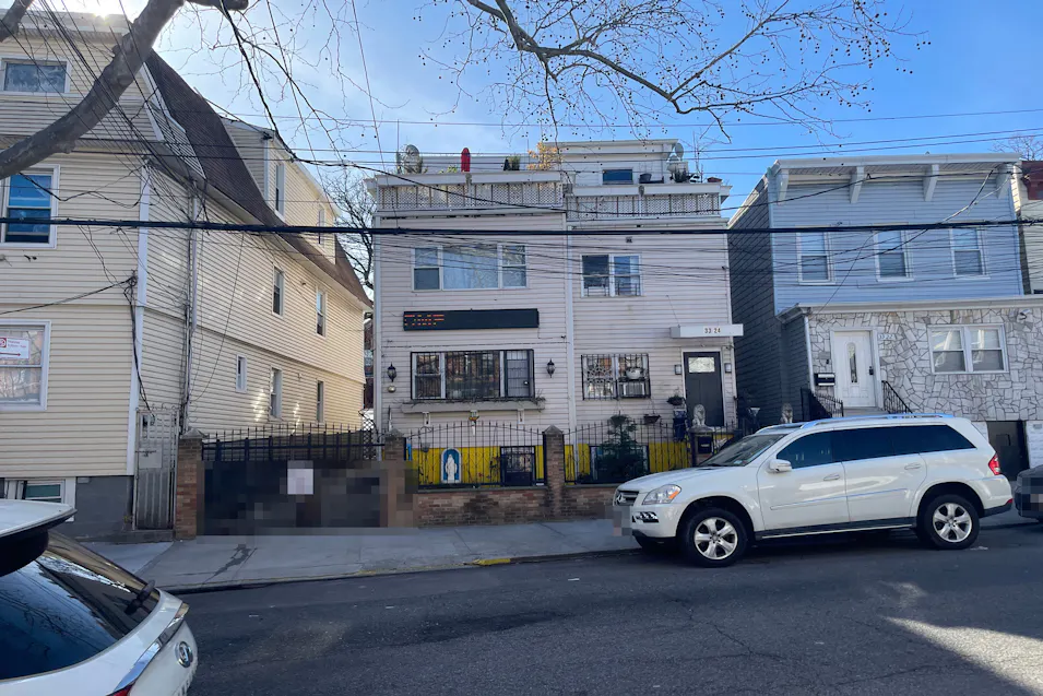 33 -24 109th St Corona, NY 11368, Queens County