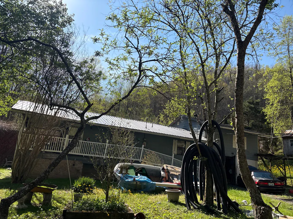 4818 Dix Fork Sidney, KY 41564, Pike County