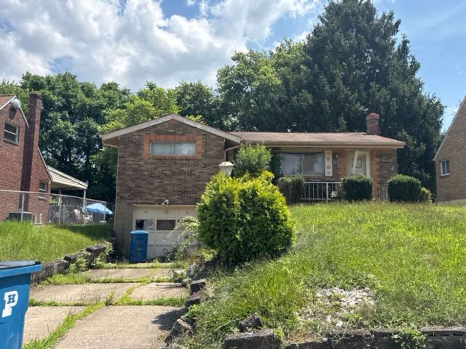 557 Guylyn Dr Pittsburgh, PA 15235, Allegheny County