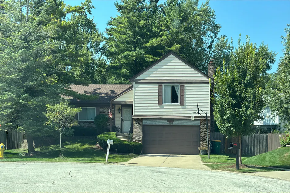 108 Anne Ct Vernon Hills, IL 60061, Lake County