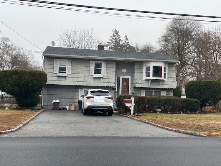 1337 Ackerson Blvd Bay Shore, NY 11706, Suffolk County