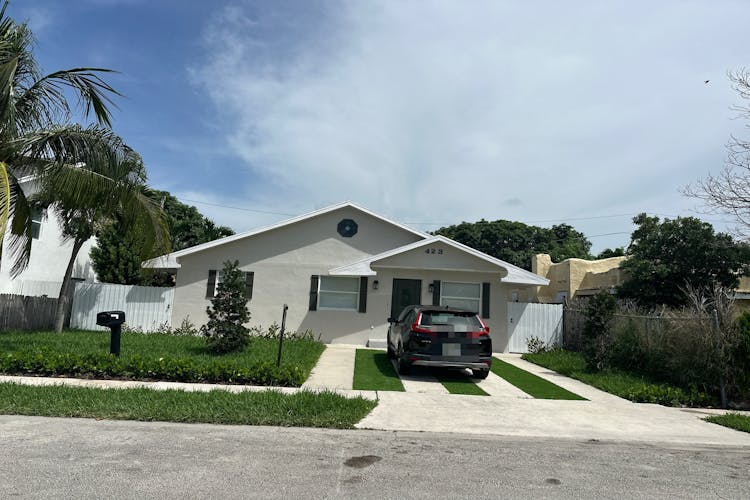 423 Wilder St West Palm Beach, FL 33405, Palm Beach County