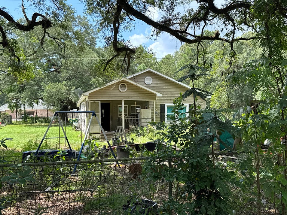 7128 Chandler Bluff Rd Denham Springs, LA 70706, Livingston County