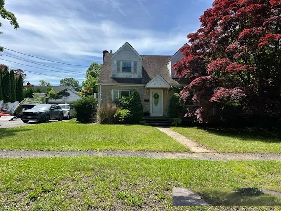 24 Gates St Greenlawn, NY 11740, Suffolk County