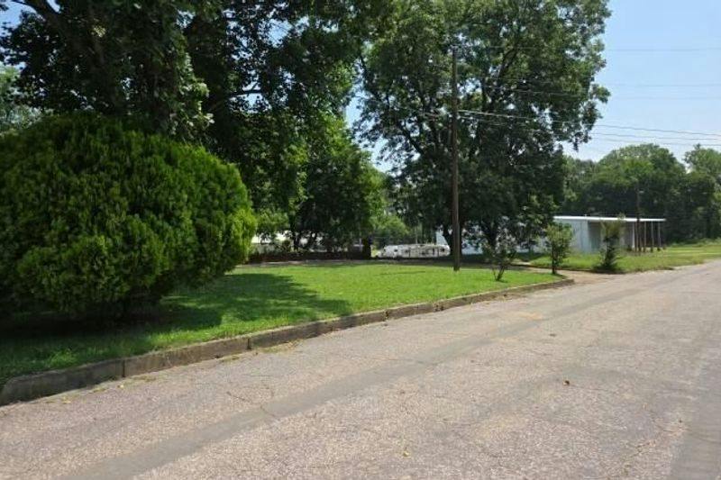 Main St, Marianna, AR 72360