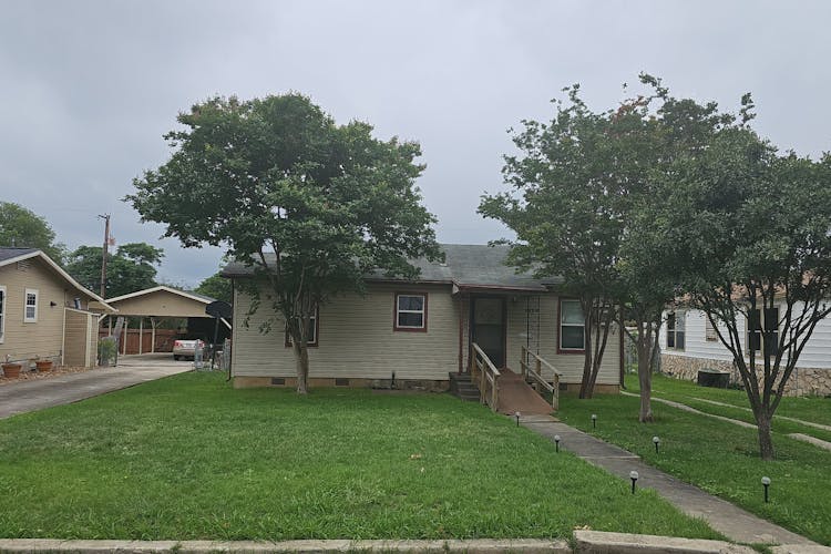 2128 Texas San Antonio, TX 78228, Bexar County