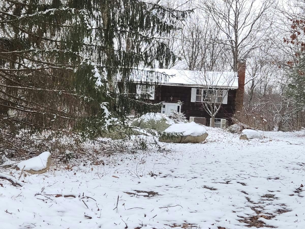Hilltop Ct, Carmel, NY 10512