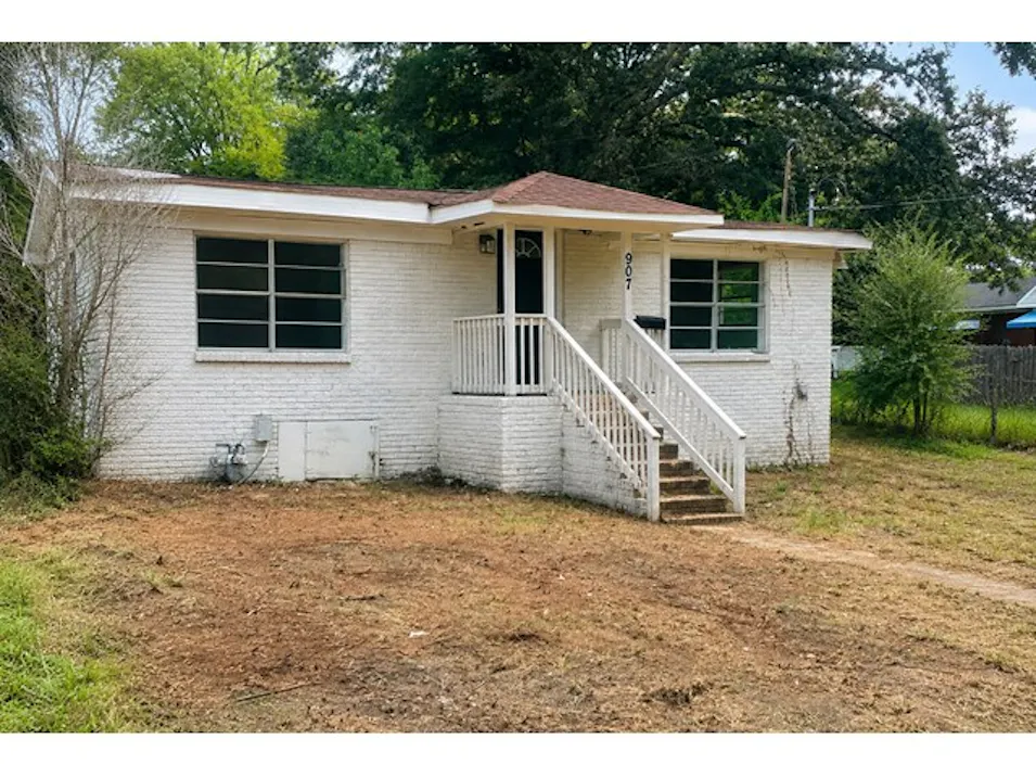 907 9th St SE Graysville, AL 35073, Jefferson County