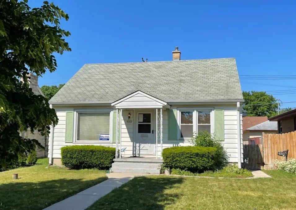 6312 W Leon Ter Milwaukee, WI 53218, Milwaukee County