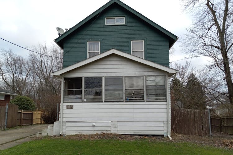 21 HAZEL STREET NILES, OH 44446