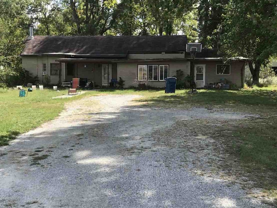 3156 Old Highway 50 Xenia, IL 62899, Clay County