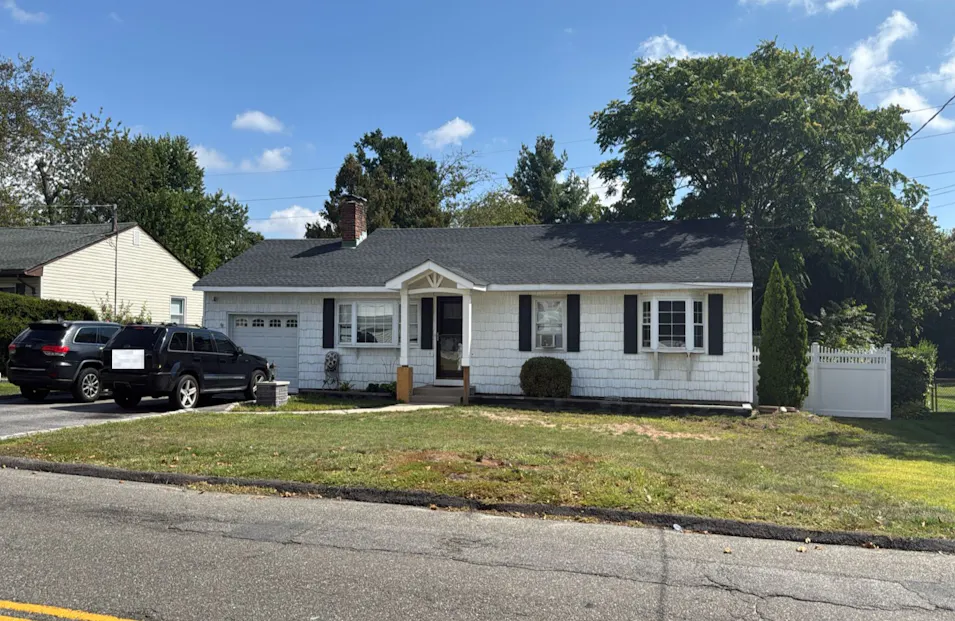 10 Verleye Ave East Northport, NY 11731, Suffolk County