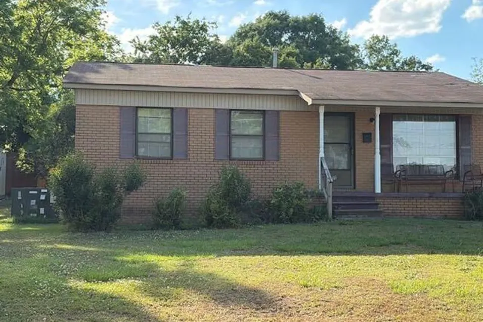 205 Tarrant St Greenwood, SC 29646, Greenwood County
