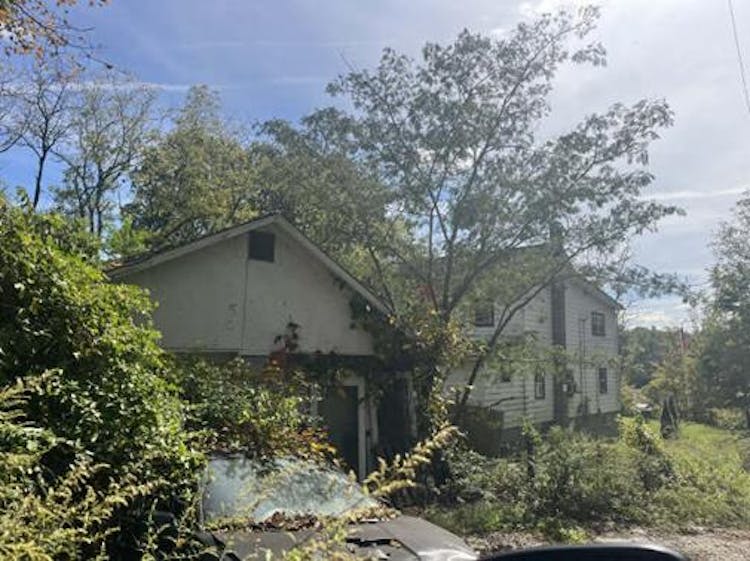 4 Robin Hill Hampton, NJ 08827, Hunterdon County