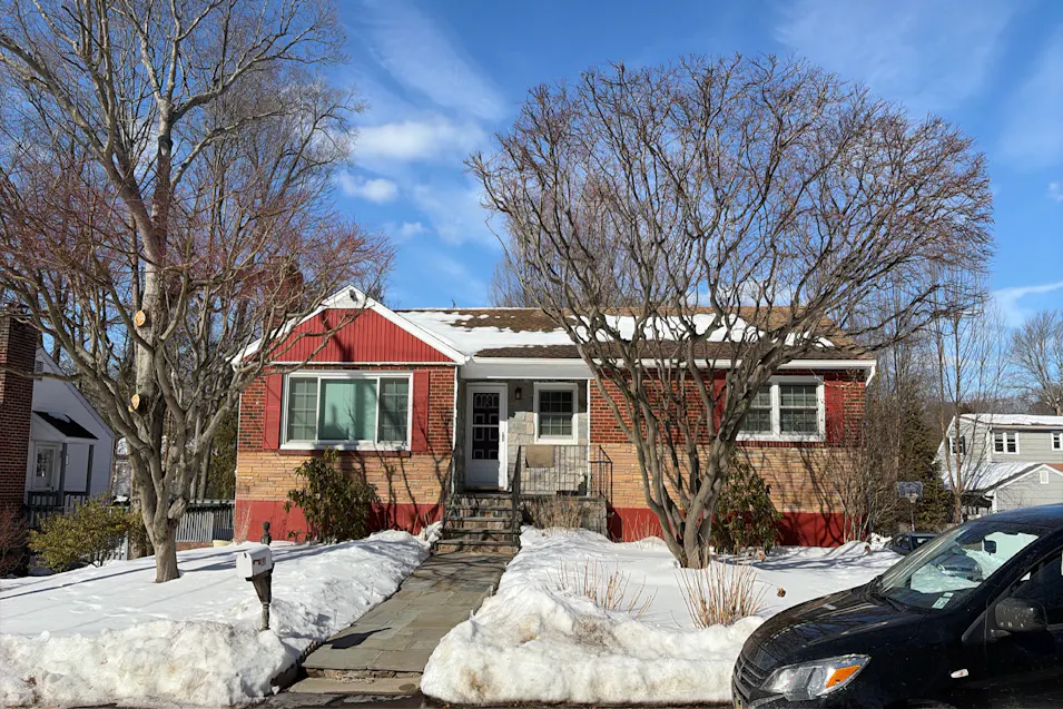 390 Lakeside Drive Bridgeport, CT 06606, Fairfield County