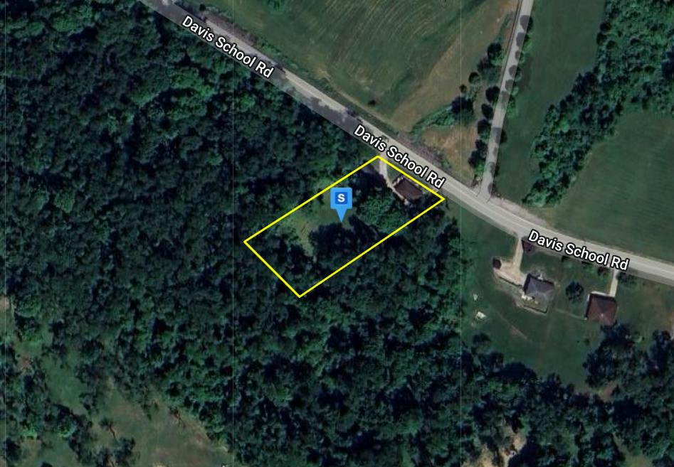 Davis School Rd, Washington, PA 15301