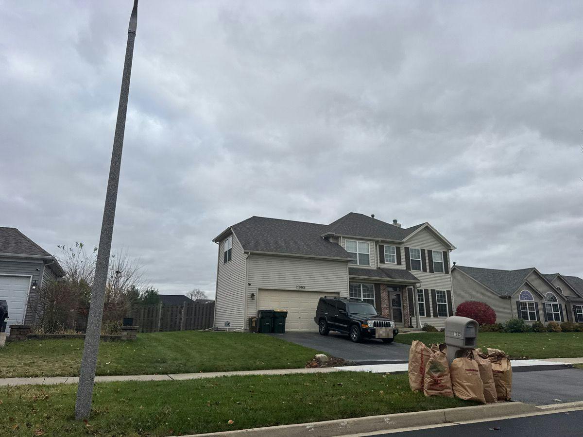 White Plains Ln, Yorkville, IL 60560