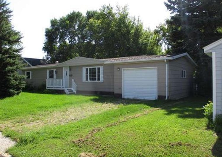217 N 7th St Warren, MN 56762, Marshall County
