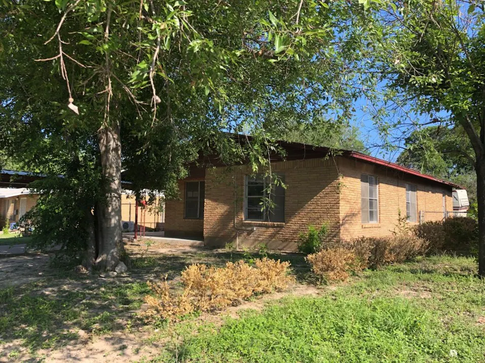 706 E 12th St Del Rio, TX 78840, Val Verde County
