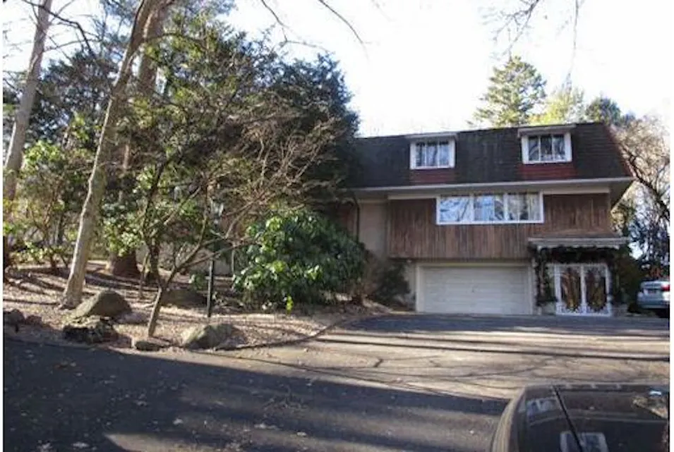 143 Skunks Misery Road Locust Valley, NY 11560, Nassau County