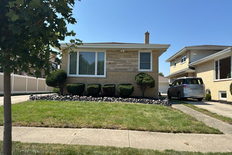 8912 South Richmond Avenue Evergreen Park, IL 60805, Cook County