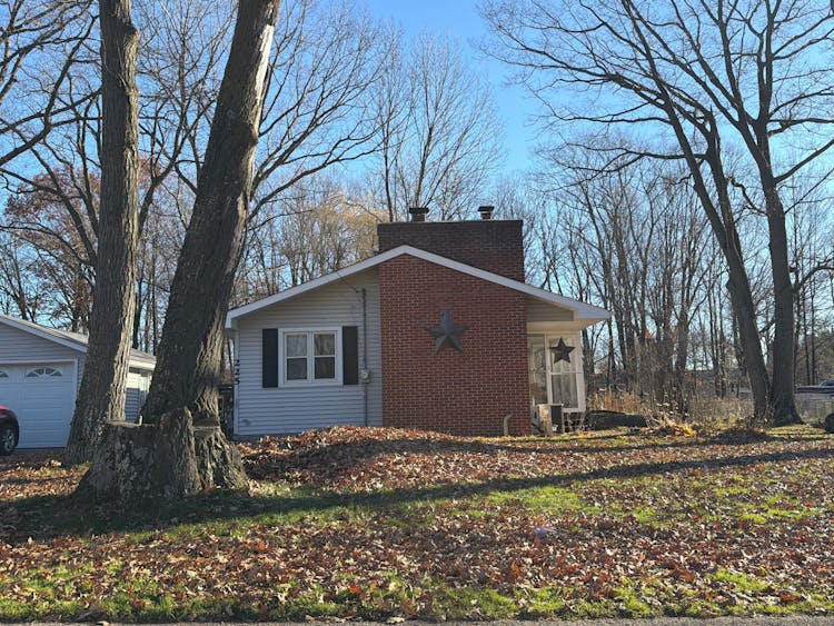 225 Case Ave Junction City, WI 54443, Portage County