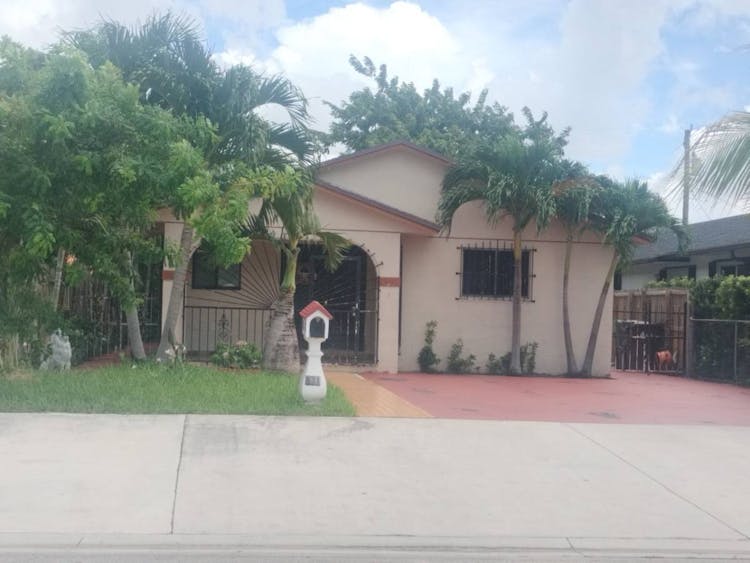 871 E 30 St, Hialeah, FL 33013, Miami-Dade County