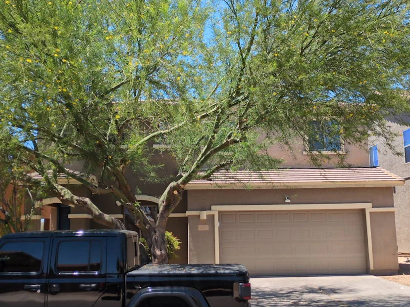 819 N. Nestled Hummingbird Ln