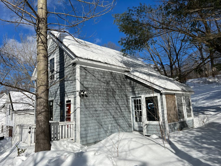 44 Baldwin St, Livermore Falls, ME, 04254, USA