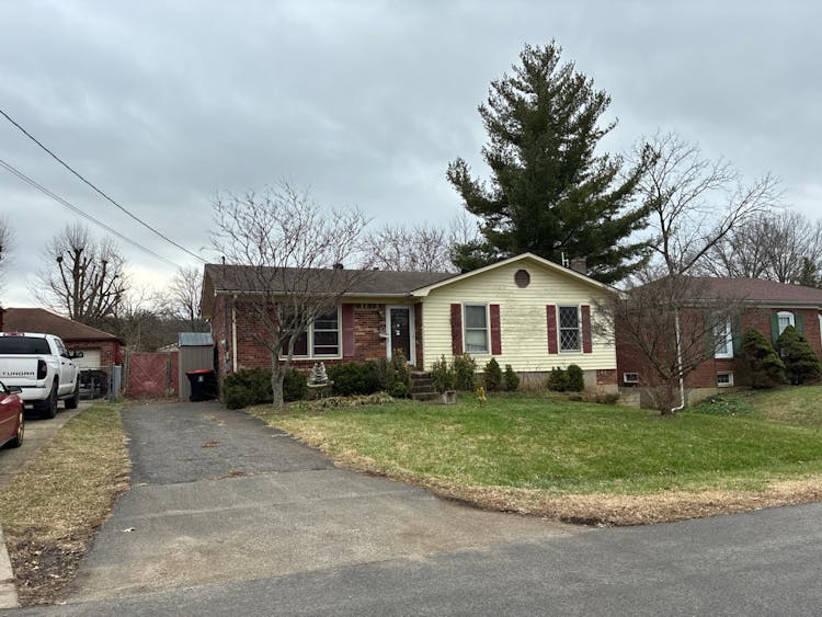 1524 Sanders Lane Louisville, KY 40216, Jefferson County