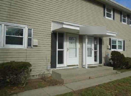 Pendleton Ave, Chicopee, MA 01022