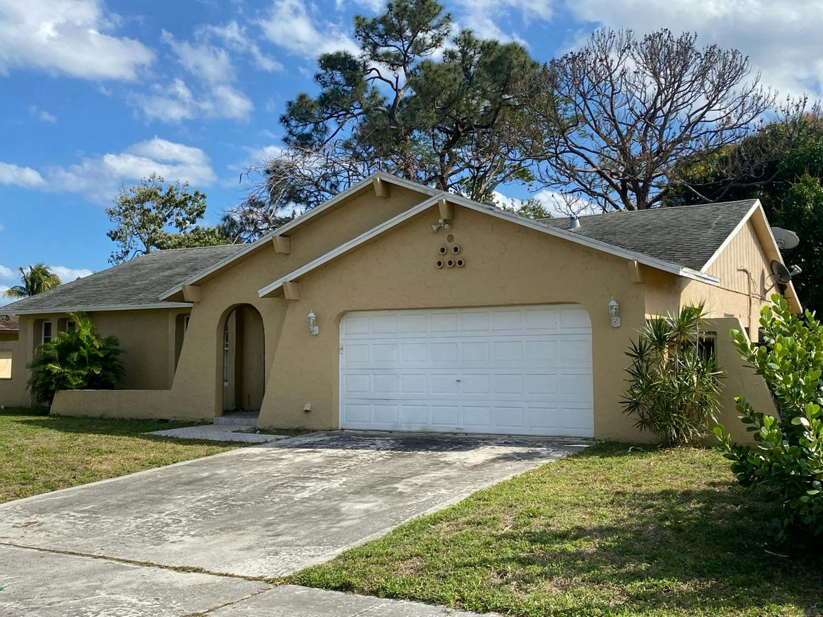 Woodcrest Rd, West Palm Beach, FL 33417 #1
