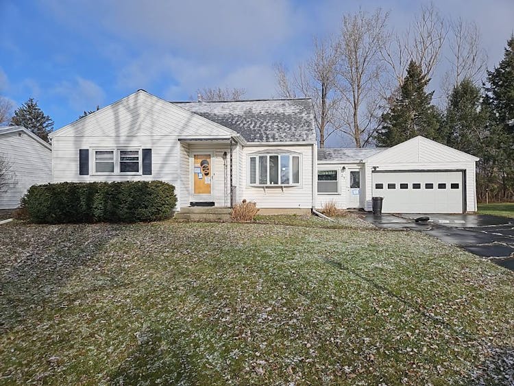 24 Tandoi Drive Rochester, NY 14624, Monroe County