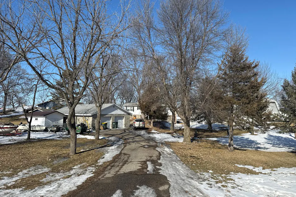 1002 South Andrew Dr NE New London, MN 56273, Kandiyohi County