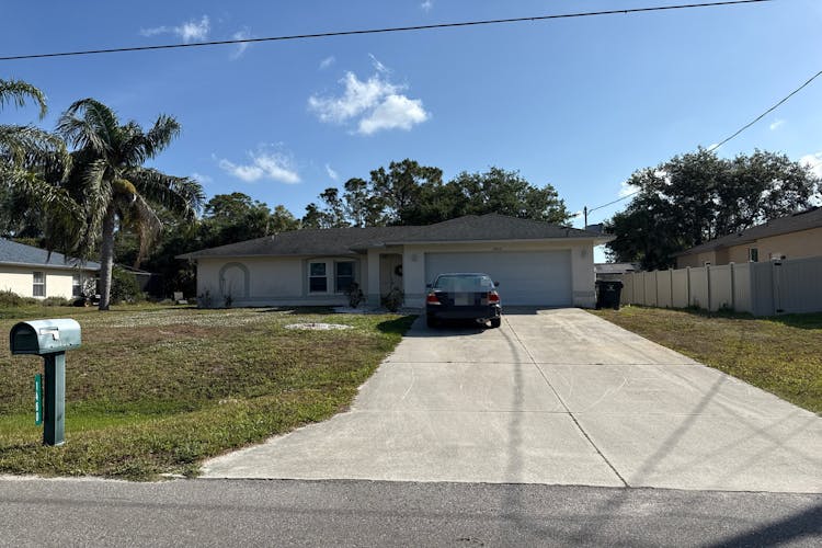 1460 Minneapolis Ave. , North Port, FL 34286, Sarasota County